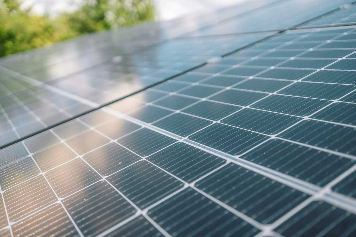 Optimisation des rendements photovoltaïques : quels gains attendre d’un robot de nettoyage ?